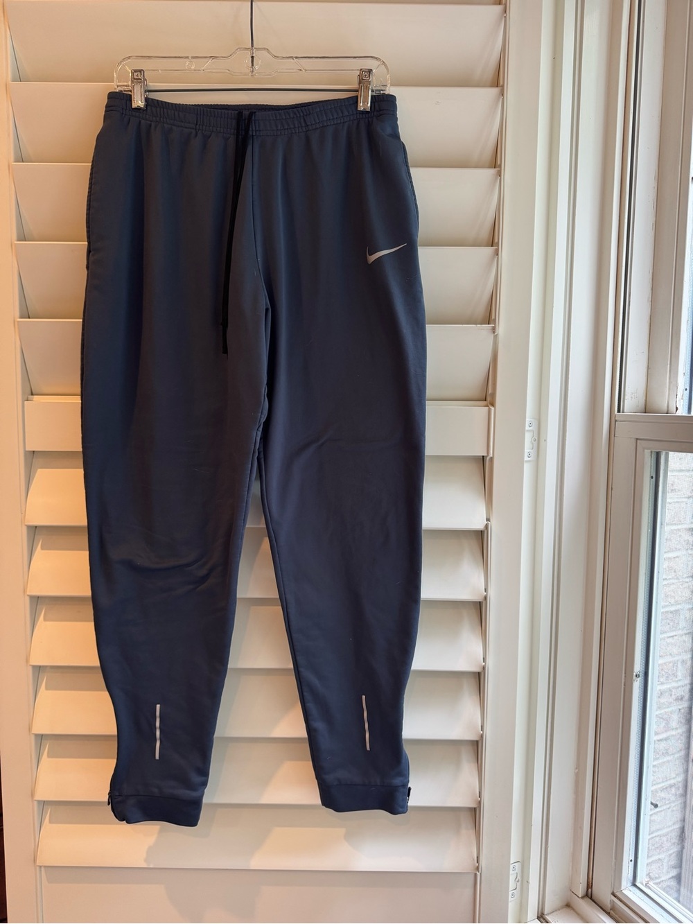 Nike Men's Navy Performance Jogger Pants